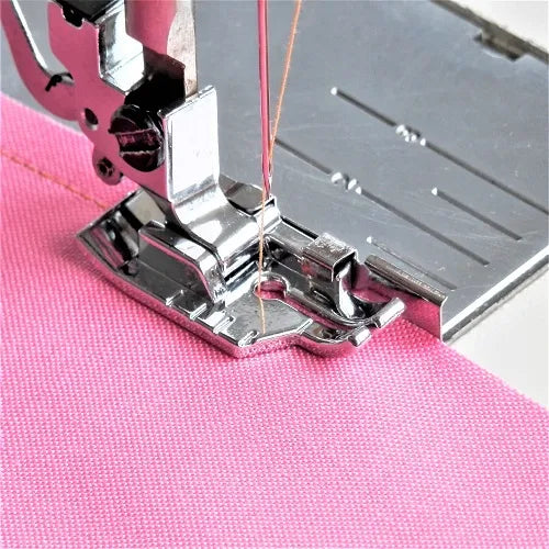 Bernette 1/4" Quilting Foot with Guide 1