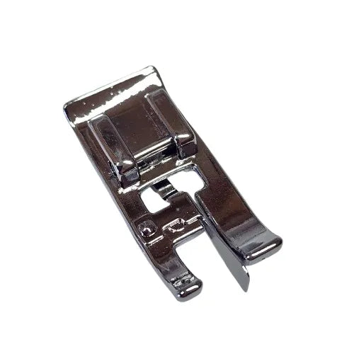 Singer Overcast Foot close up