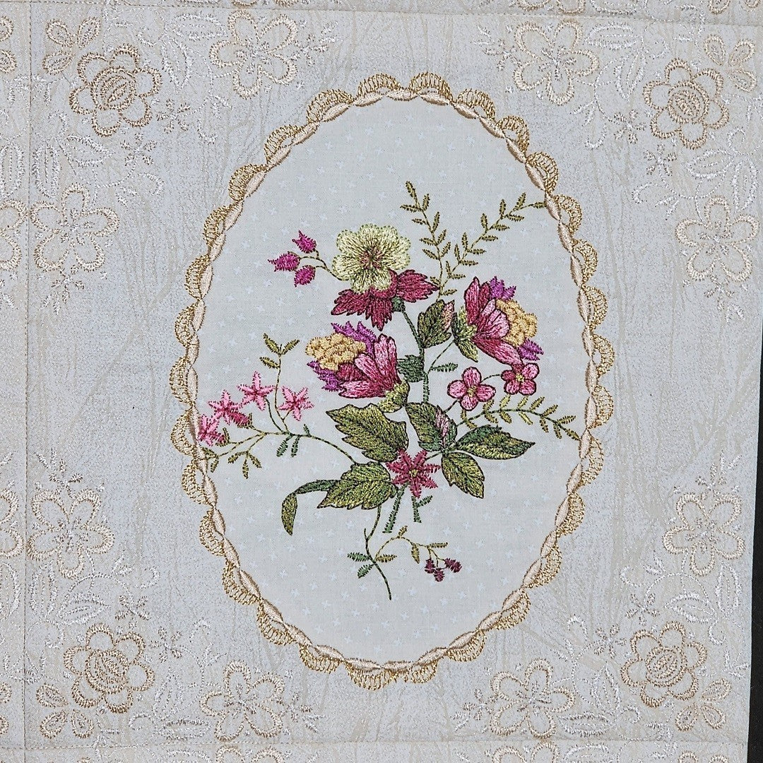 SPLENDID HOLIDAY II Embroidered Wall Hanging/Throw