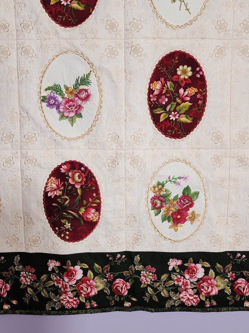 SPLENDID HOLIDAY II Embroidered Wall Hanging/Throw