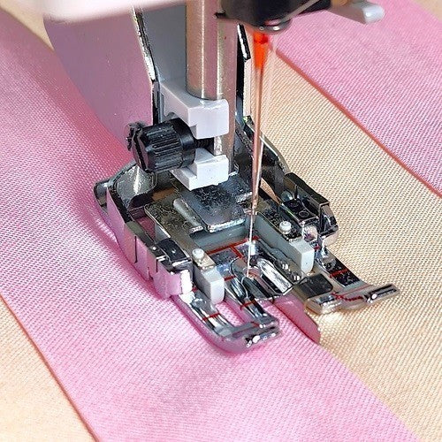 Interchangeable Quilter's Guide Sole for the Walking Foot With Interchangeable Soles