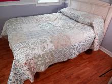 EMBROIDERED MUTED COLORS Designer King/Queen Bed Quilt