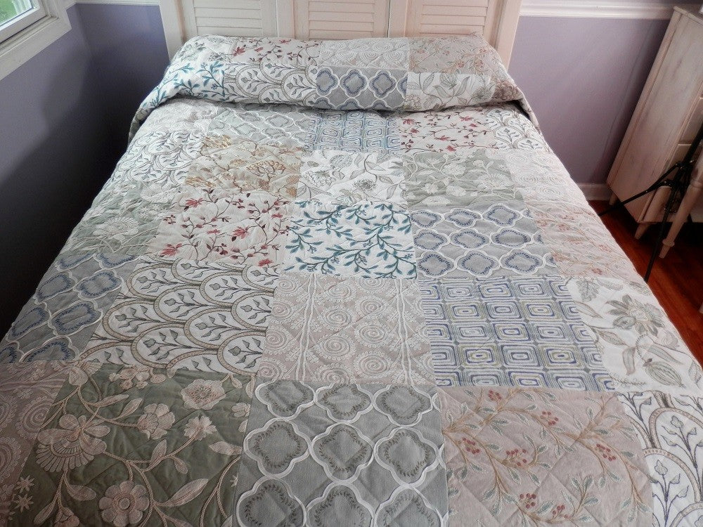 EMBROIDERED MUTED COLORS Designer King/Queen Bed Quilt