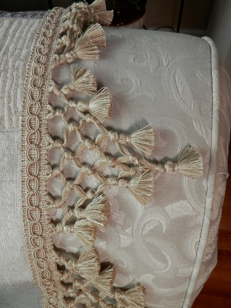 NEUTRAL TONES Home Decorator Throw with Tassel Trim