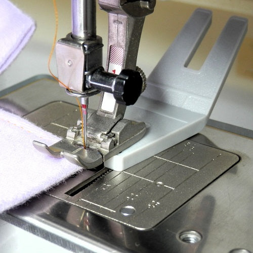 edgestitching a collar with the Height Compensation Plate / Multipurpose Tool