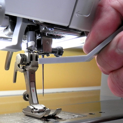 changing needles with the Height Compensation Plate / Multipurpose Tool